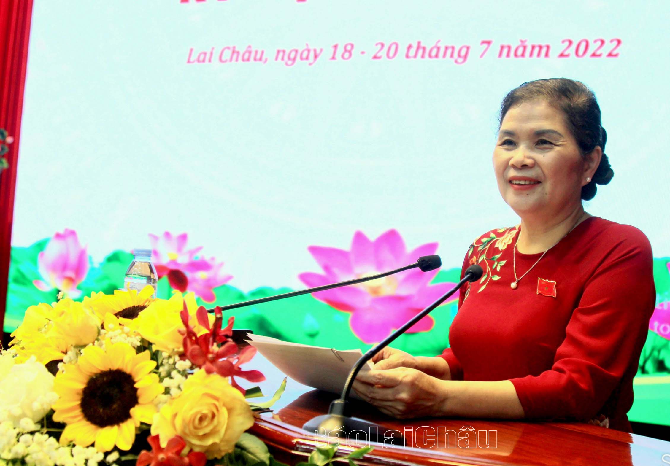 Khẩn trương cụ thể hoá các nghị quyết, đề án sớm đi vào cuộc sống (*)